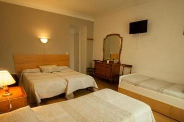 پانسیون Hostal L'estació