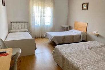 پانسیون Hostal L'estació