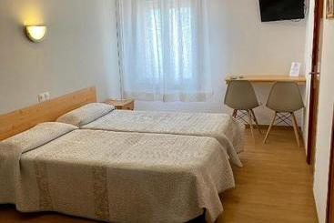 پانسیون Hostal L'estació