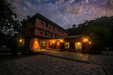 ペンション Pousada Albergo Del Leone