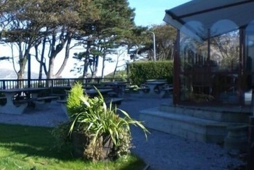 بنسيون The Gladstone