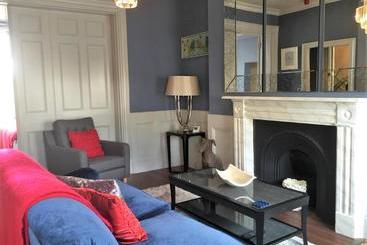Hewlett Apartments - Cheltenham