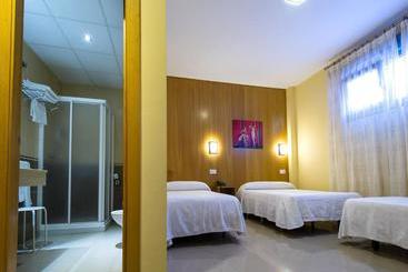 پانسیون Hostal Acueducto Los Milagros