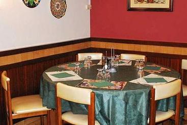 پانسیون Hostal La Barretina