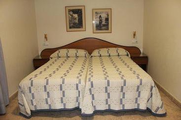 پانسیون Hostal La Barretina