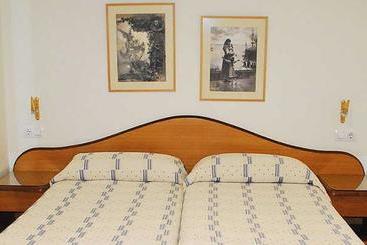 پانسیون Hostal La Barretina