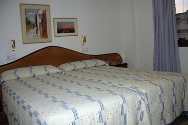 پانسیون Hostal La Barretina