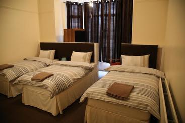 پانسیون Acorn Lodge Guest House