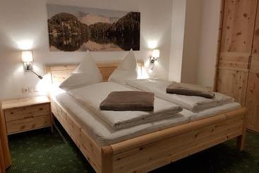 膳宿费 Haus Alpenglühn