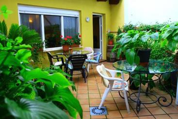 پانسیون Hostal Escartín