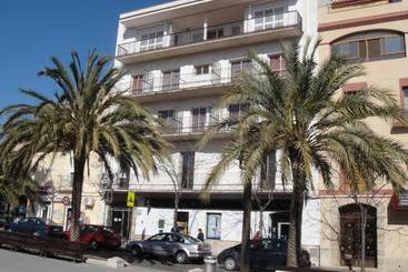 پانسیون Hostal Residencia Celma