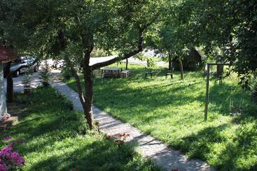 پانسیون Guest Accommodation Bakic