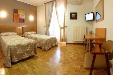 پانسیون Hostal Arotza