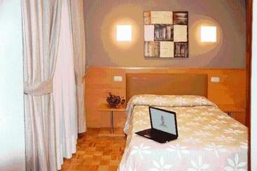 پانسیون Hostal Arotza