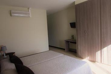 پانسیون Hostal Can Bassalis