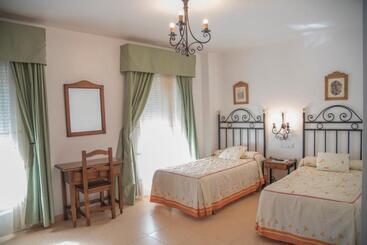 פנסיון Hostal Dp El Pilar