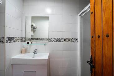 پانسیون Hostal Plaza De Italia