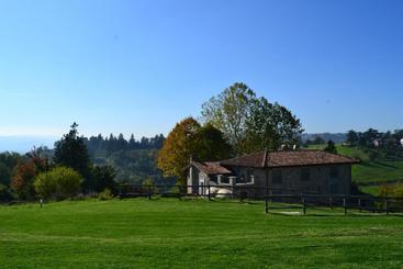 هتل Agriturismo Costa Dei Platani