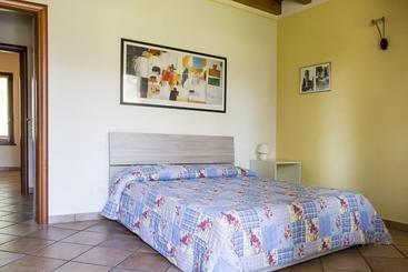 هتل Agriturismo Lupo Bianco