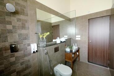 هتل Destiny The Farm Resort