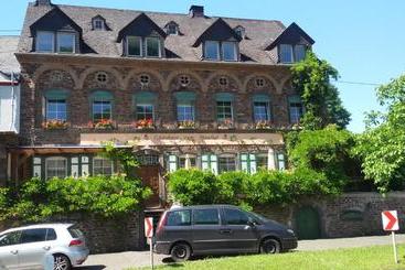 הוסטל Gästehaus Zum Moseltal