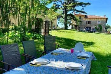 هتل Agriturismo Cervano