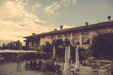 هتل Borgo Casa Scaparone