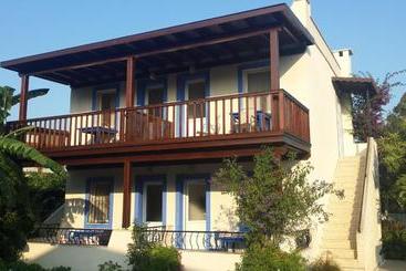 Paradise Garden Apartments
