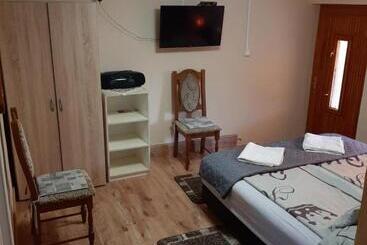 پانسیون Váradi Apartman