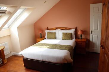 פנסיון The Old Pier Guest Accommodation, Bed Only, No Breakfast