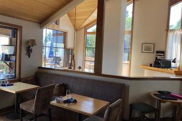 هاستل Mountain Home Inn