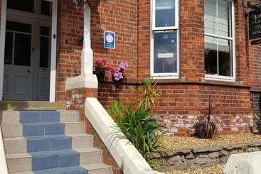پانسیون Autumn Leaves Guest House