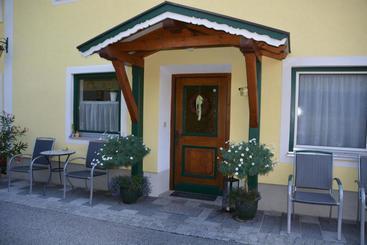 پانسیون Haus Ortsblick