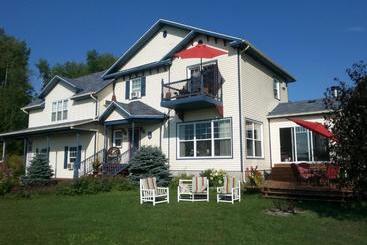 הוסטל Domaine De La Baie, Les Suites