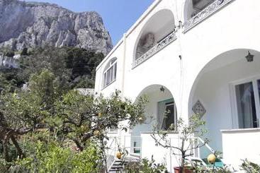 پانسیون Villa Striano Capri Luxury Rooms