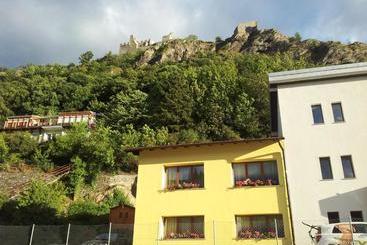 پانسیون Le Merle Châtelain