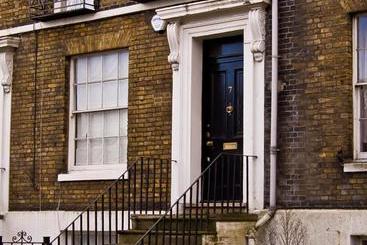 펜션 No 7 Priory Guest House