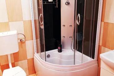 Pensiunea Red Rose Apartments