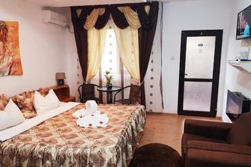 Pensiunea Red Rose Apartments