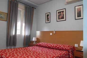 پانسیون Hostal Pradillo