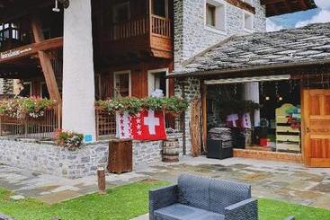 پانسیون Les Plaisirs D'antan