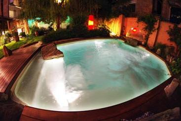 پانسیون Lori S Inn