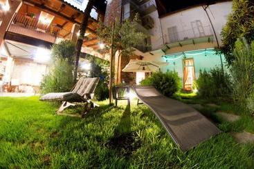 پانسیون Lori S Inn