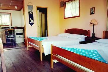 هاستل Village Inn