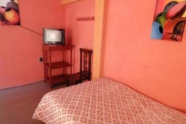 پانسیون Hostal Puerto Alegre