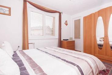 پانسیون Guesthouse Relax And Fly Sarajevo