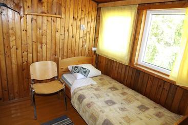 پانسیون Mihkli Guest House