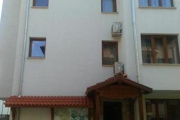 پانسیون Guest House Koncheto