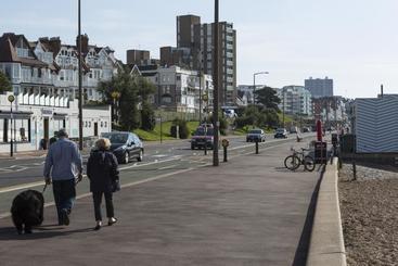 پانسیون Southend Guest House   Close To Beach, Train Station & Southend Airport