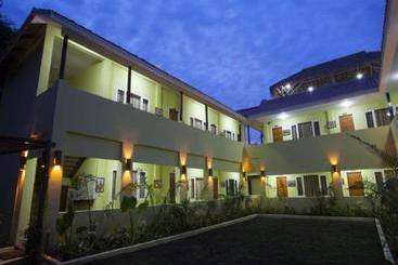 پانسیون New Wave Ii Guest House